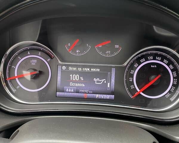 Білий Опель Інсігнія, об'ємом двигуна 1.6 л та пробігом 239 тис. км за 11300 $, фото 7 на Automoto.ua