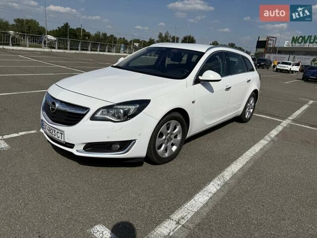 Белый Опель Инсигния, объемом двигателя 1.96 л и пробегом 295 тыс. км за 12000 $, фото 1 на Automoto.ua