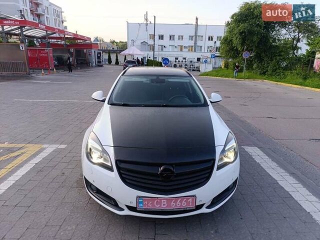 Белый Опель Инсигния, объемом двигателя 2 л и пробегом 248 тыс. км за 9650 $, фото 3 на Automoto.ua