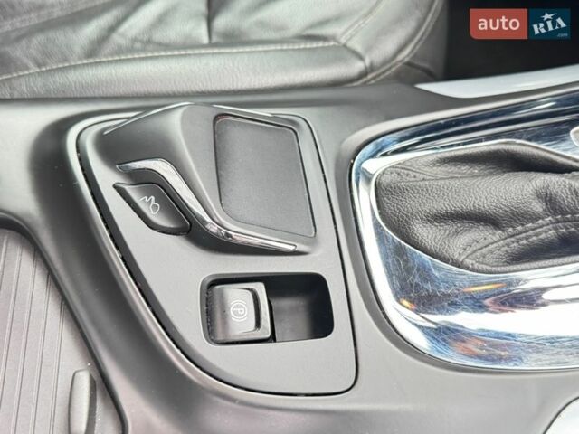 Белый Опель Инсигния, объемом двигателя 2 л и пробегом 248 тыс. км за 11200 $, фото 48 на Automoto.ua