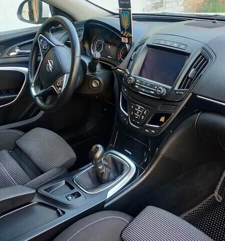 Белый Опель Инсигния, объемом двигателя 1.6 л и пробегом 170 тыс. км за 9900 $, фото 9 на Automoto.ua