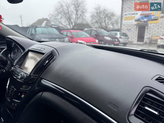 Білий Опель Інсігнія, об'ємом двигуна 2 л та пробігом 230 тис. км за 9600 $, фото 40 на Automoto.ua