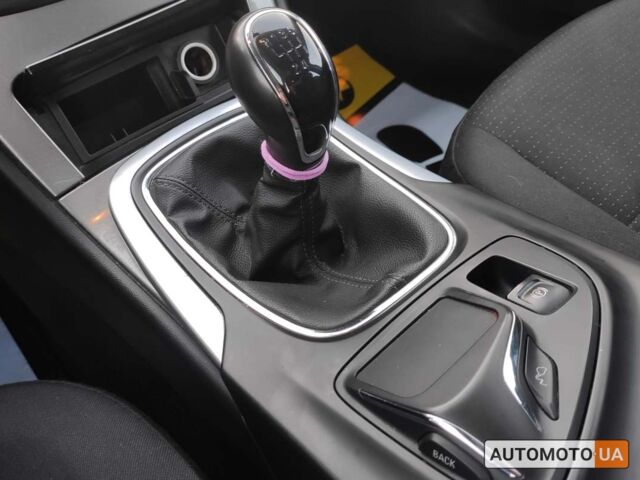 Белый Опель Инсигния, объемом двигателя 2 л и пробегом 243 тыс. км за 9450 $, фото 17 на Automoto.ua