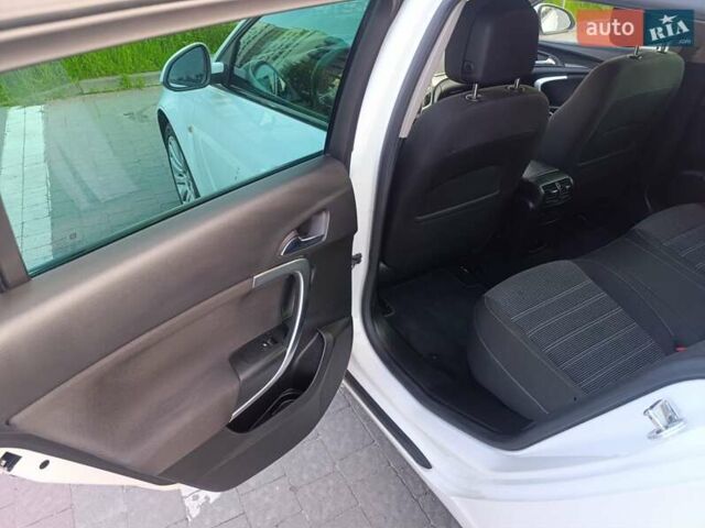 Белый Опель Инсигния, объемом двигателя 2 л и пробегом 248 тыс. км за 9650 $, фото 16 на Automoto.ua