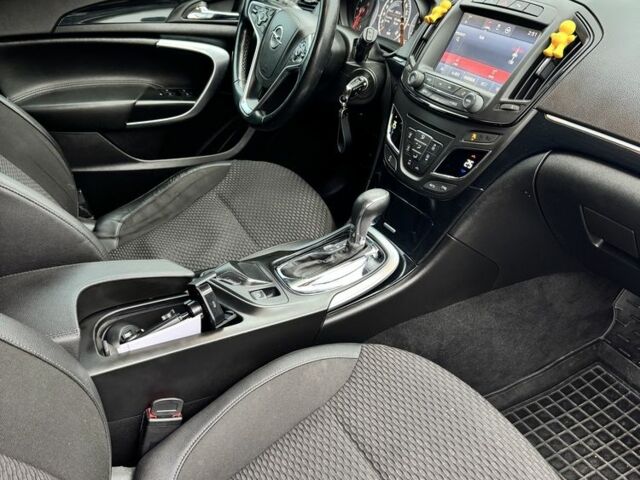 Білий Опель Інсігнія, об'ємом двигуна 2 л та пробігом 279 тис. км за 11700 $, фото 5 на Automoto.ua