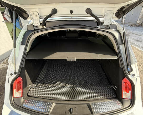 Білий Опель Інсігнія, об'ємом двигуна 2 л та пробігом 221 тис. км за 11600 $, фото 23 на Automoto.ua