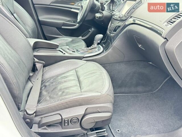 Белый Опель Инсигния, объемом двигателя 2 л и пробегом 248 тыс. км за 11200 $, фото 45 на Automoto.ua