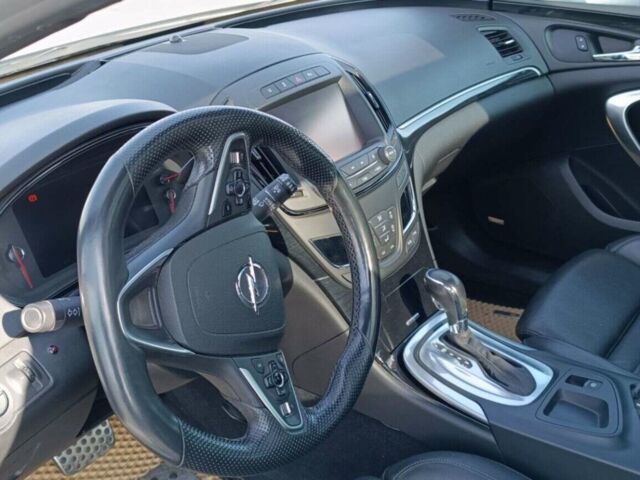 Білий Опель Інсігнія, об'ємом двигуна 1.96 л та пробігом 234 тис. км за 15000 $, фото 10 на Automoto.ua