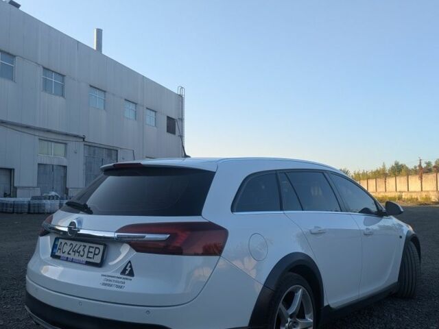 Белый Опель Инсигния, объемом двигателя 2 л и пробегом 230 тыс. км за 9500 $, фото 3 на Automoto.ua