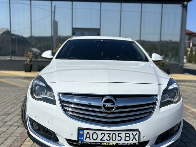 Білий Опель Інсігнія, об'ємом двигуна 2 л та пробігом 293 тис. км за 11500 $, фото 2 на Automoto.ua