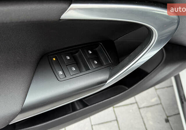 Белый Опель Инсигния, объемом двигателя 1.96 л и пробегом 241 тыс. км за 9800 $, фото 36 на Automoto.ua