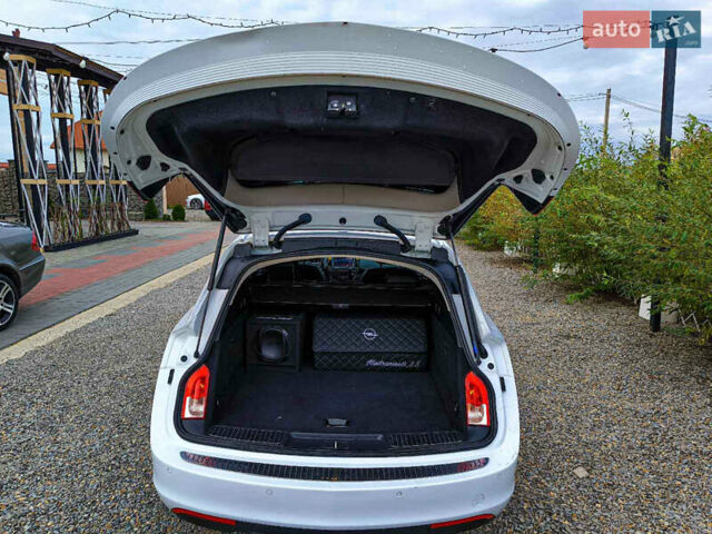 Белый Опель Инсигния, объемом двигателя 1.96 л и пробегом 290 тыс. км за 11200 $, фото 10 на Automoto.ua