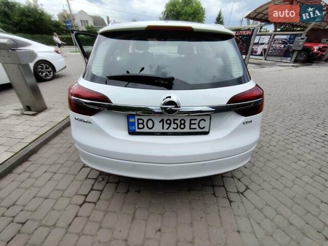 Белый Опель Инсигния, объемом двигателя 1.6 л и пробегом 234 тыс. км за 10000 $, фото 13 на Automoto.ua