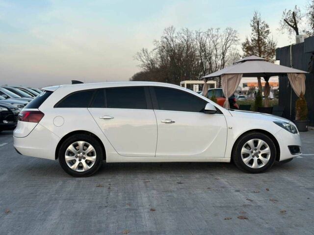 Белый Опель Инсигния, объемом двигателя 2 л и пробегом 256 тыс. км за 12990 $, фото 3 на Automoto.ua