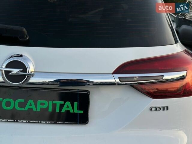 Белый Опель Инсигния, объемом двигателя 1.96 л и пробегом 256 тыс. км за 11990 $, фото 18 на Automoto.ua