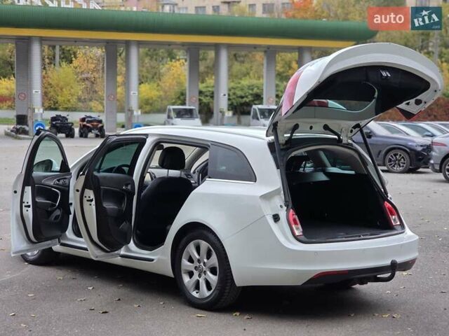 Опель Инсигния 2016 в Тернополе на Automoto.ua Белый Опель Инсигния, объемом двигателя 1.6 л и пробегом 211 тыс. км за 10500 $, фото 11 на Automoto.ua