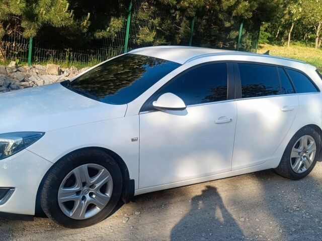 Білий Опель Інсігнія, об'ємом двигуна 1.6 л та пробігом 227 тис. км за 8700 $, фото 3 на Automoto.ua