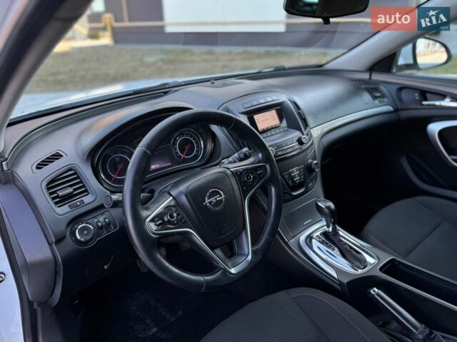 Білий Опель Інсігнія, об'ємом двигуна 1.6 л та пробігом 288 тис. км за 8300 $, фото 21 на Automoto.ua