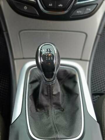 Білий Опель Інсігнія, об'ємом двигуна 1.6 л та пробігом 227 тис. км за 9500 $, фото 12 на Automoto.ua