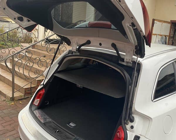 Белый Опель Инсигния, объемом двигателя 1.96 л и пробегом 180 тыс. км за 14350 $, фото 14 на Automoto.ua