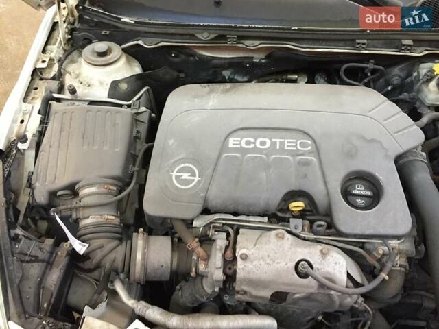 Белый Опель Инсигния, объемом двигателя 1.6 л и пробегом 220 тыс. км за 11500 $, фото 26 на Automoto.ua