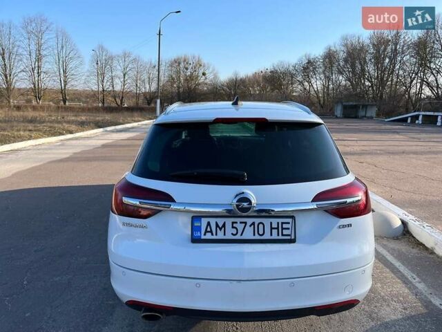 Белый Опель Инсигния, объемом двигателя 1.96 л и пробегом 258 тыс. км за 9600 $, фото 3 на Automoto.ua