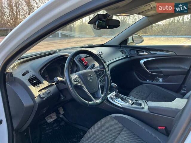 Белый Опель Инсигния, объемом двигателя 1.96 л и пробегом 258 тыс. км за 9600 $, фото 7 на Automoto.ua