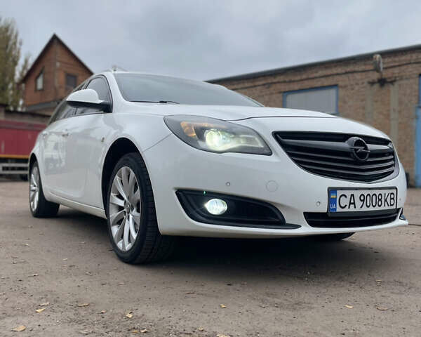 Белый Опель Инсигния, объемом двигателя 1.6 л и пробегом 214 тыс. км за 11300 $, фото 2 на Automoto.ua