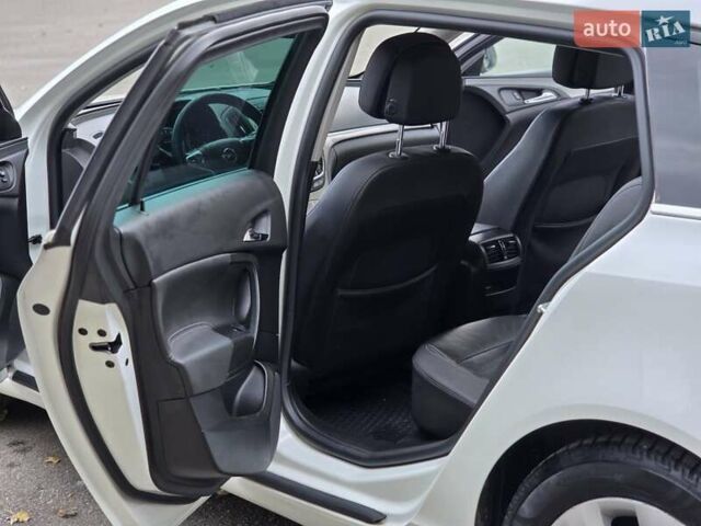 Опель Инсигния 2016 в Тернополе на Automoto.ua Белый Опель Инсигния, объемом двигателя 1.6 л и пробегом 211 тыс. км за 10500 $, фото 16 на Automoto.ua