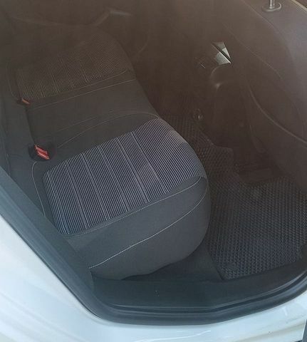 Білий Опель Інсігнія, об'ємом двигуна 1.6 л та пробігом 227 тис. км за 8700 $, фото 10 на Automoto.ua