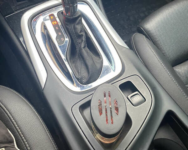 Белый Опель Инсигния, объемом двигателя 1.96 л и пробегом 180 тыс. км за 14350 $, фото 20 на Automoto.ua