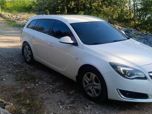 Білий Опель Інсігнія, об'ємом двигуна 1.6 л та пробігом 227 тис. км за 8700 $, фото 2 на Automoto.ua