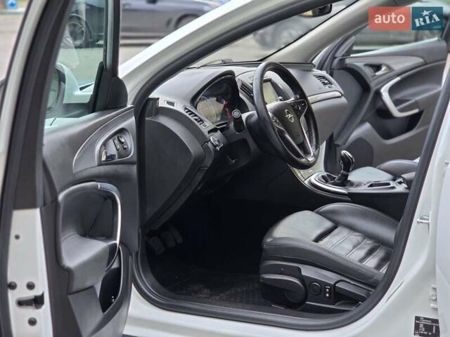 Білий Опель Інсігнія, об'ємом двигуна 1.6 л та пробігом 211 тис. км за 9999 $, фото 23 на Automoto.ua