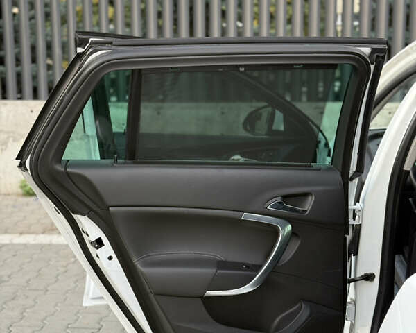 Белый Опель Инсигния, объемом двигателя 2 л и пробегом 340 тыс. км за 9600 $, фото 29 на Automoto.ua