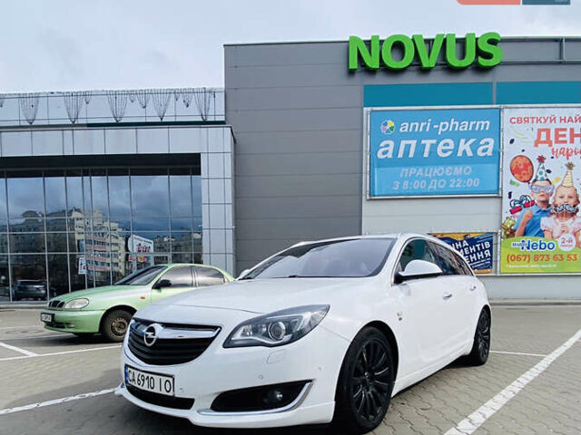 Белый Опель Инсигния, объемом двигателя 1.96 л и пробегом 250 тыс. км за 11200 $, фото 2 на Automoto.ua