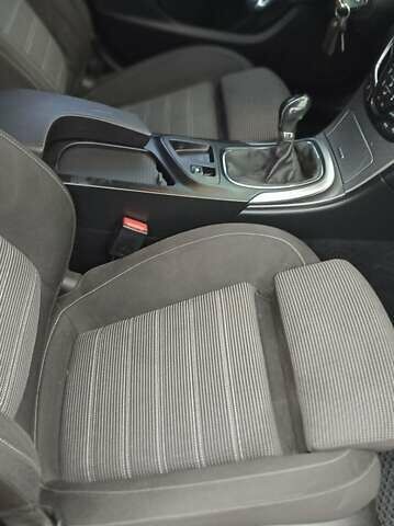 Білий Опель Інсігнія, об'ємом двигуна 1.6 л та пробігом 227 тис. км за 9500 $, фото 17 на Automoto.ua