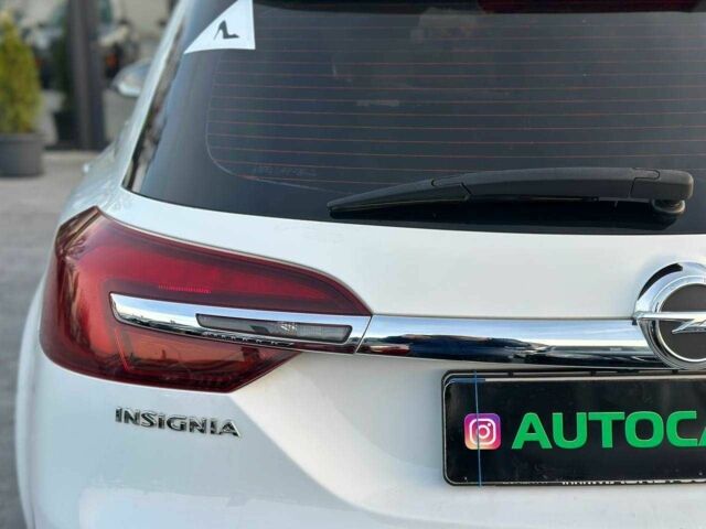 Белый Опель Инсигния, объемом двигателя 2 л и пробегом 256 тыс. км за 12990 $, фото 6 на Automoto.ua