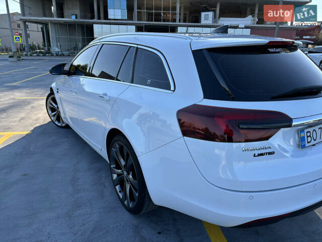 Білий Опель Інсігнія, об'ємом двигуна 1.6 л та пробігом 235 тис. км за 11550 $, фото 2 на Automoto.ua