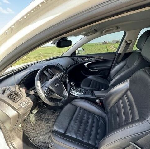 Білий Опель Інсігнія, об'ємом двигуна 1.96 л та пробігом 192 тис. км за 15000 $, фото 4 на Automoto.ua