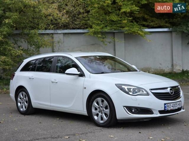 Білий Опель Інсігнія, об'ємом двигуна 1.6 л та пробігом 211 тис. км за 9999 $, фото 8 на Automoto.ua