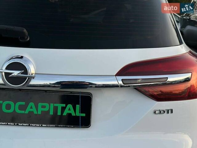 Белый Опель Инсигния, объемом двигателя 1.96 л и пробегом 256 тыс. км за 12500 $, фото 18 на Automoto.ua