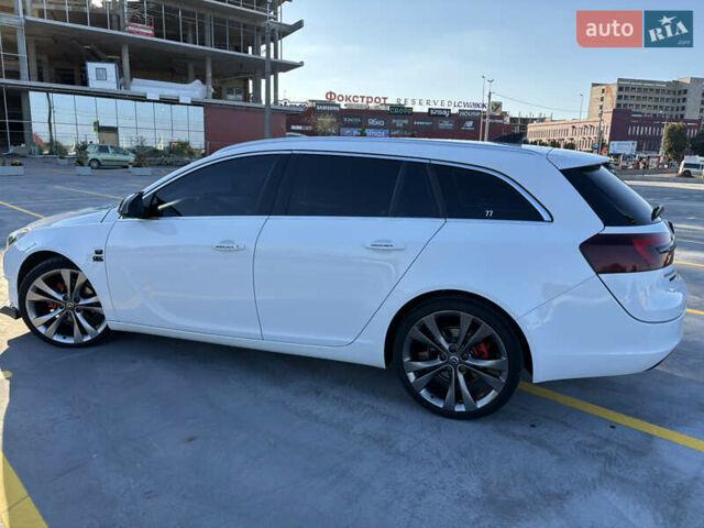 Білий Опель Інсігнія, об'ємом двигуна 1.6 л та пробігом 235 тис. км за 11550 $, фото 4 на Automoto.ua