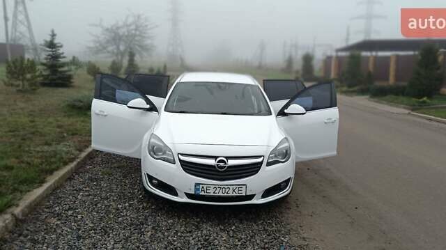 Білий Опель Інсігнія, об'ємом двигуна 1.6 л та пробігом 227 тис. км за 9500 $, фото 9 на Automoto.ua