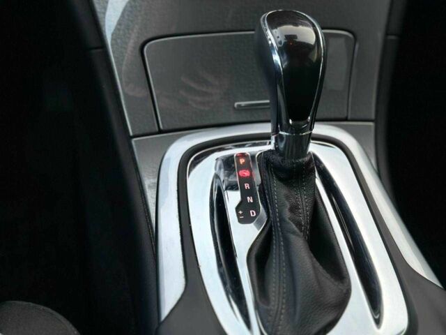 Белый Опель Инсигния, объемом двигателя 2 л и пробегом 256 тыс. км за 12990 $, фото 12 на Automoto.ua