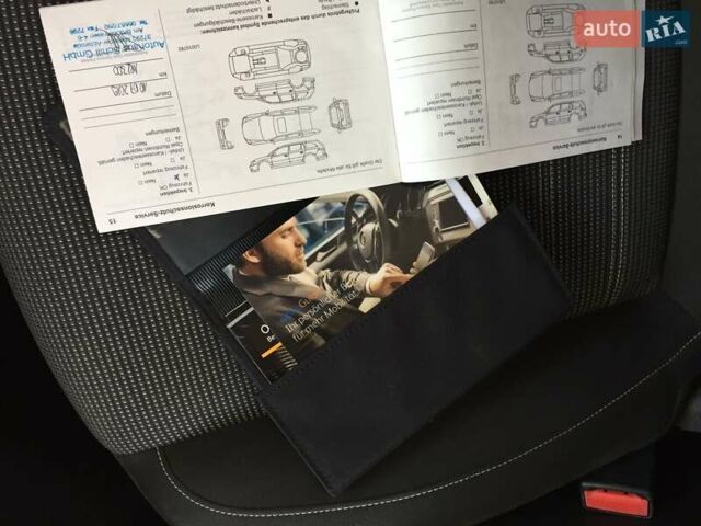 Белый Опель Инсигния, объемом двигателя 1.6 л и пробегом 220 тыс. км за 11500 $, фото 22 на Automoto.ua