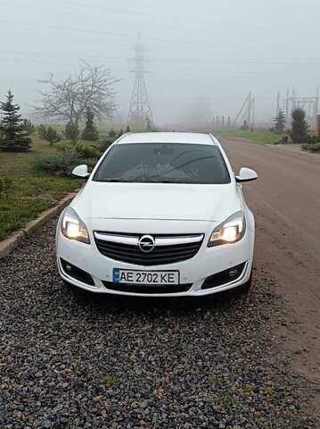 Білий Опель Інсігнія, об'ємом двигуна 1.6 л та пробігом 227 тис. км за 9500 $, фото 23 на Automoto.ua
