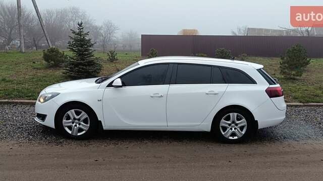 Білий Опель Інсігнія, об'ємом двигуна 1.6 л та пробігом 227 тис. км за 9500 $, фото 22 на Automoto.ua