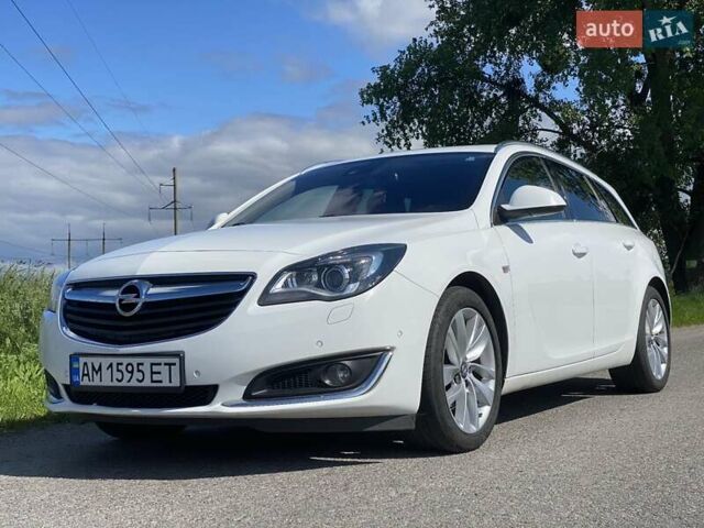 Білий Опель Інсігнія, об'ємом двигуна 1.6 л та пробігом 222 тис. км за 11000 $, фото 4 на Automoto.ua