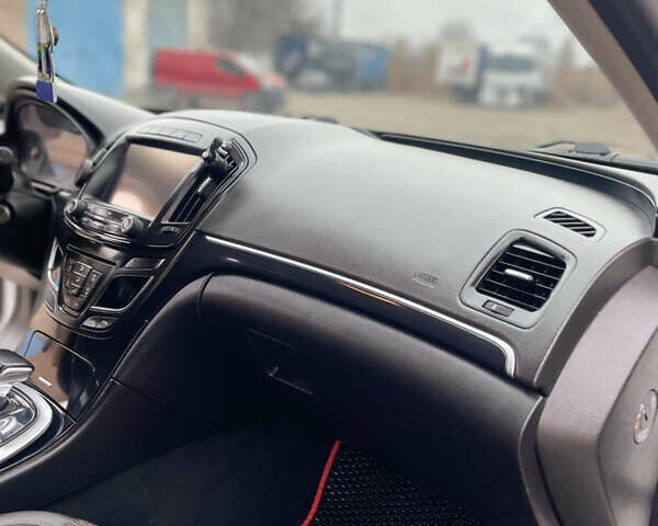 Белый Опель Инсигния, объемом двигателя 1.6 л и пробегом 214 тыс. км за 11300 $, фото 11 на Automoto.ua