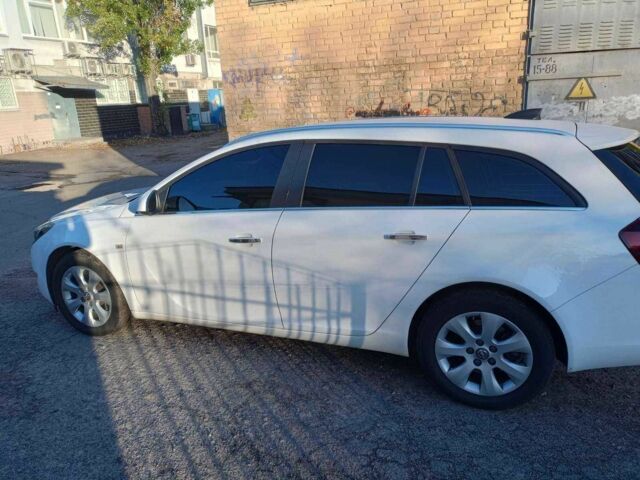 Белый Опель Инсигния, объемом двигателя 2 л и пробегом 3 тыс. км за 12300 $, фото 1 на Automoto.ua